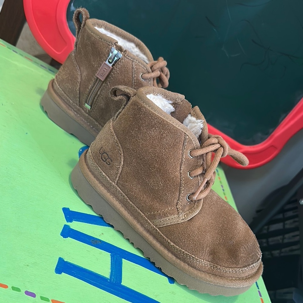 UGG Brown Suede Boots Comfortable Casual Design